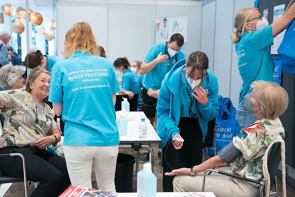 Der Stand der FH Gesundheitsberufe OÖ beim OÖN Gesundheitstag Fotocredit:  Cityfoto Pelzl 