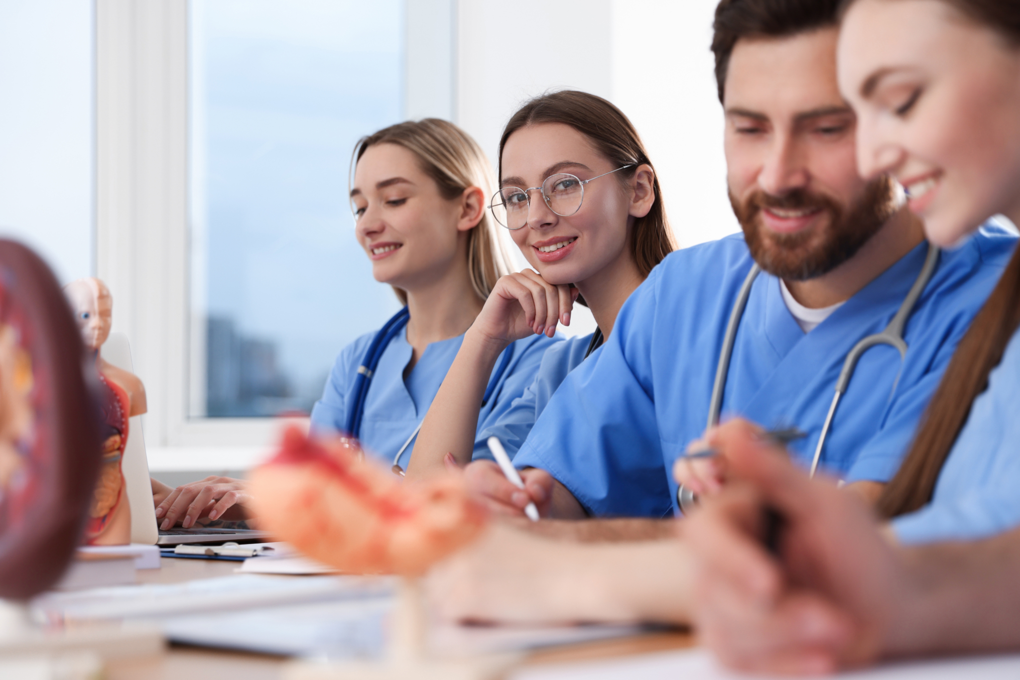 Titelbild Gesundheit- und Krankenpflege: Bachelor-Upgrade Titelbild Gesundheit- und Krankenpflege: Bachelor-Upgrade