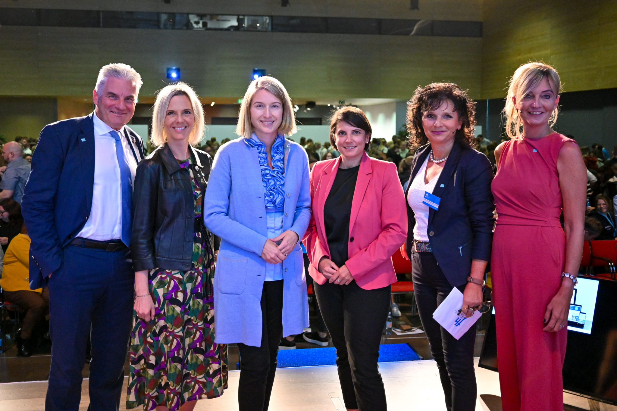 Mag. Karl Lehner, MBA, Mag.a Christina Rinnhofer, LH-Stv.in Mag.a Christine Haberlander, Mag.a Romana Thiem, Mag.a Heide Maria Jackel, Mag.a Sabine Dielacher. Foto: FH Gesundheitsberufe OÖ/Dostal 