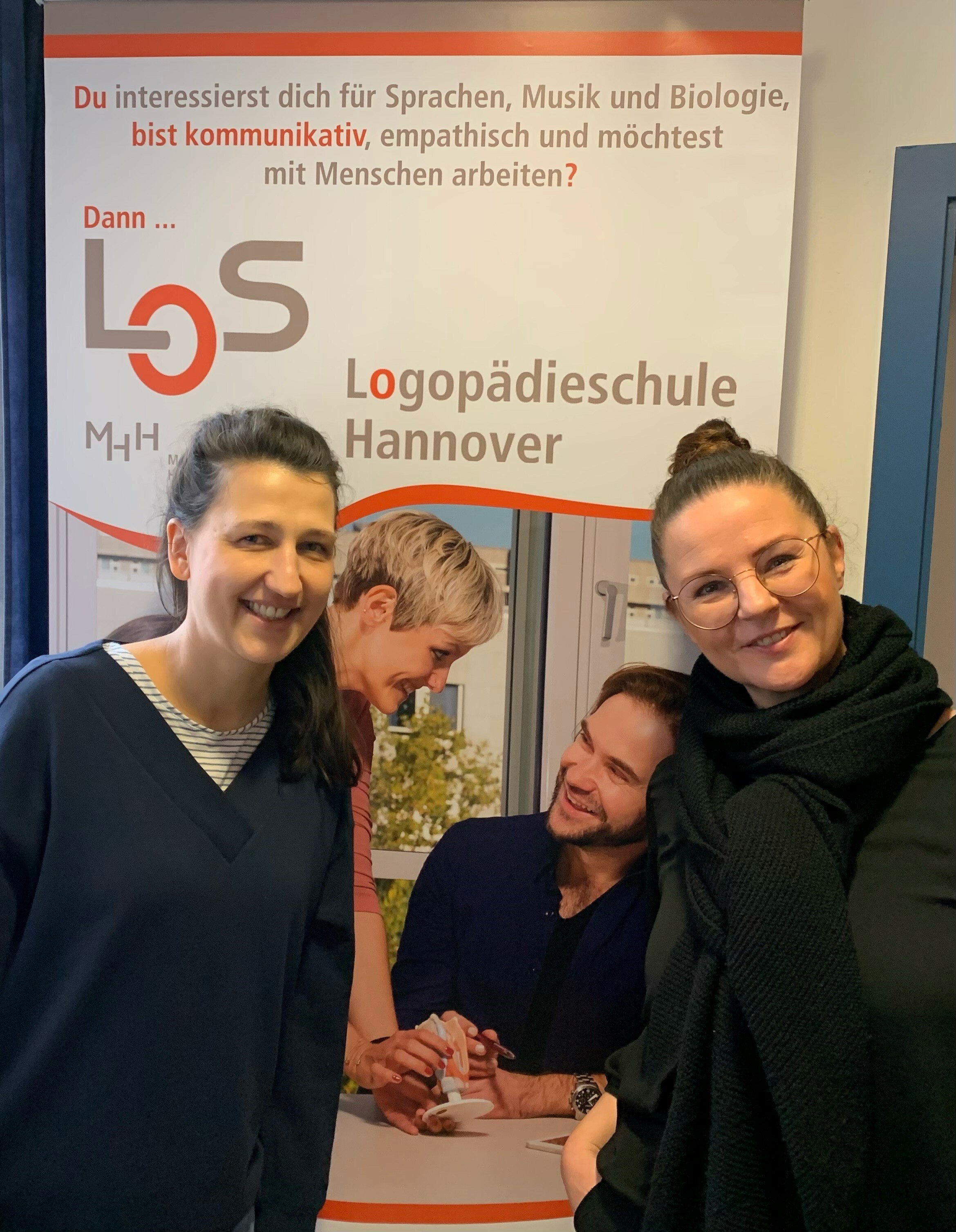 Romana Stieger mit Lehrlogopädin Franziska Lodziewski Romana Stieger mit Lehrlogopädin Franziska Lodziewski