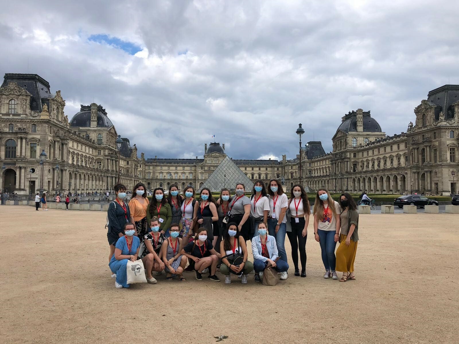 Gruppenbild aller Student*innen des International Meeting der FNEO 2021 