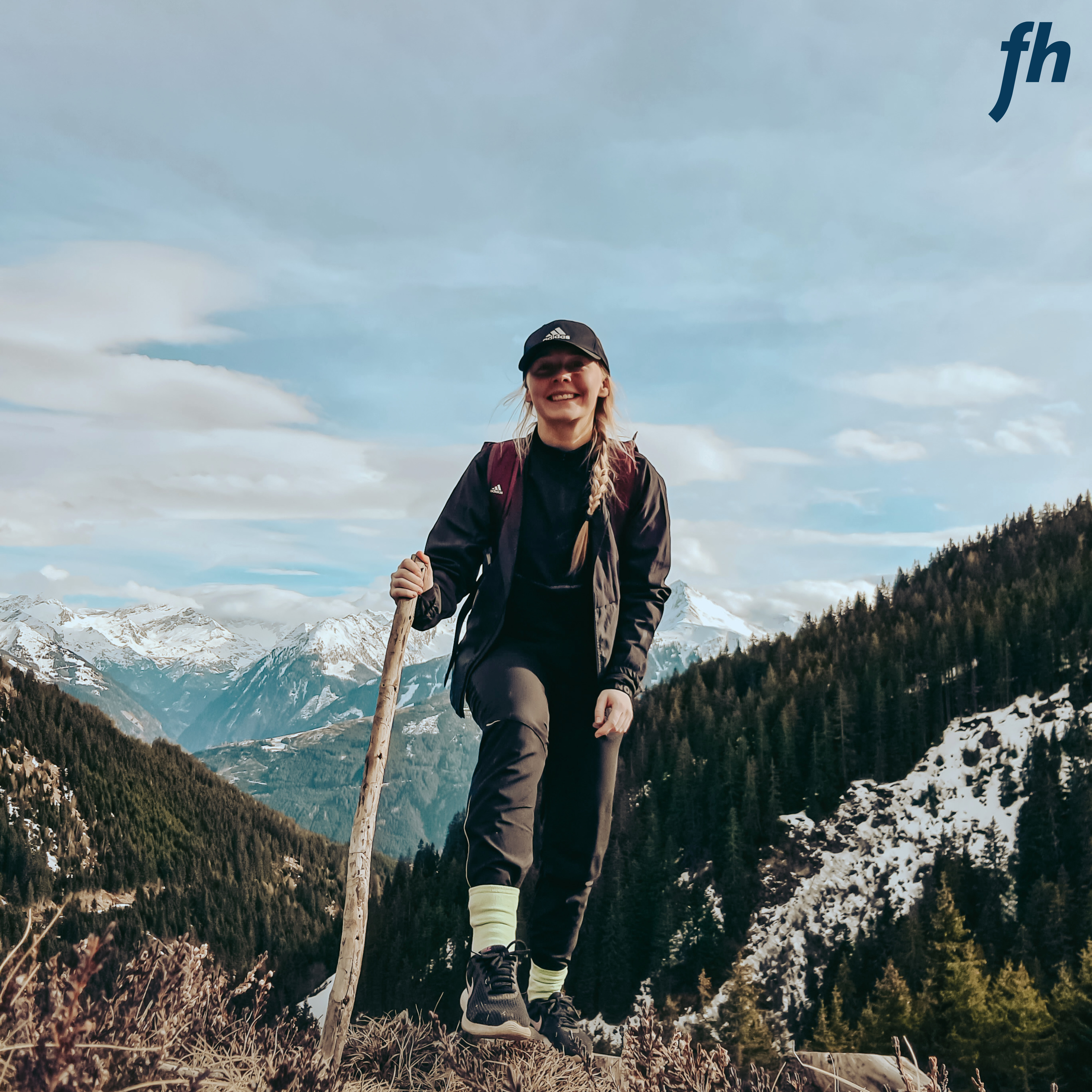 Mairi beim Wandern in den Bergen um Mittersill 