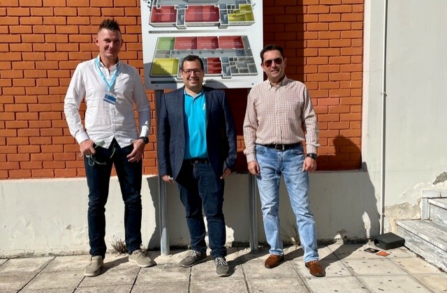Lehrende Erich Weiss und Wolfgang Kuttner mit Institutsleiter Niko Bakalis Lehrende Erich Weiss und Wolfgang Kuttner mit Institutsleiter Niko Bakalis