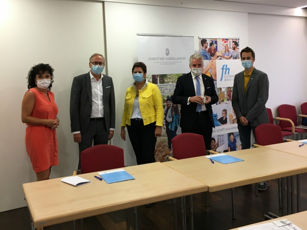 Pressekonferenz Spitals Stipendien für Pflegestudierende September 2020 Mag. Heide Maria Jackel, Mag. Dietbert Timmerer, MMag. Bettina Schneebauer, Mag. Karl Lehner, Maximilian Lindpointner B.Sc. 