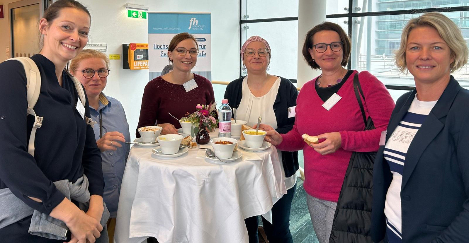Teilnehmer*innen des Alumni Brunch beim NETTworking 